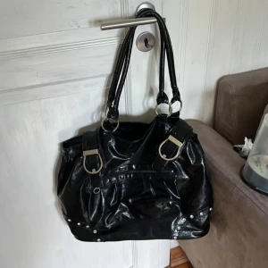 Superfin handväska! - Jättefin handväska, perfekt storlek för skolan! 