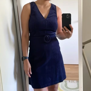 Corduroy Drass - Brand: New Look I never wear this dress, it’s like new. It’s a little tight, so if you are thin, it fits you. Size: Small/36 