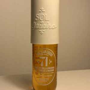 Sol de Janeiro 71 - Doftar som nybakade kakor med vanilj. Endast lite använd.