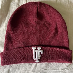 Mössa - Vädligt bra skick  Knappt använd 