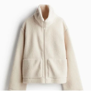 Teddy jacka  - Säljer min Teddy jacka nu i storlek S. Slutsåld 