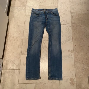 Smog jeans - Säljer dessa välanvända jeansen från märket smog | storlek W30/L32 | pris 200kr men kan diskuteras!