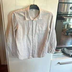 Linneskjorta  - Linneskjorta i nyskick 