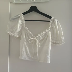 Topp - Vit blus/topp från shein