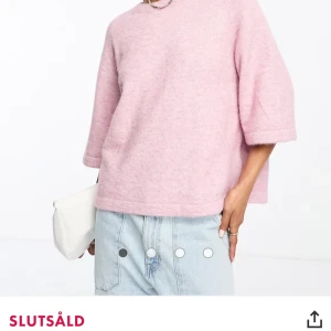 Säljer slutsåld tröja  - Säljer min favorit tröja inga defekter fint skick jätte mjuk och söt färg helt slutsåld! 💞💓❤️❤️ köpt för 790kr