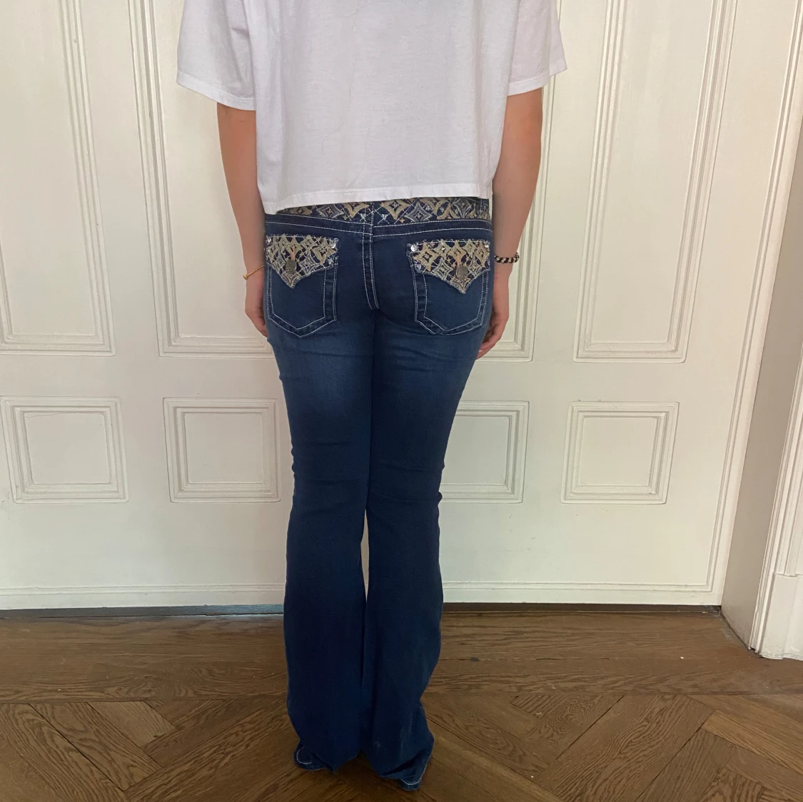 Jeans med coola detaljer  - 90