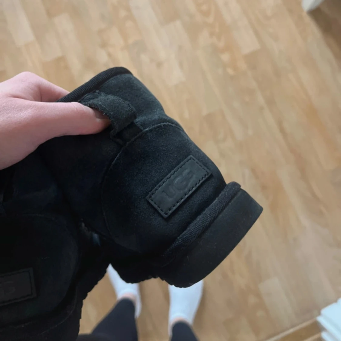 UGG Mini svarta - 91