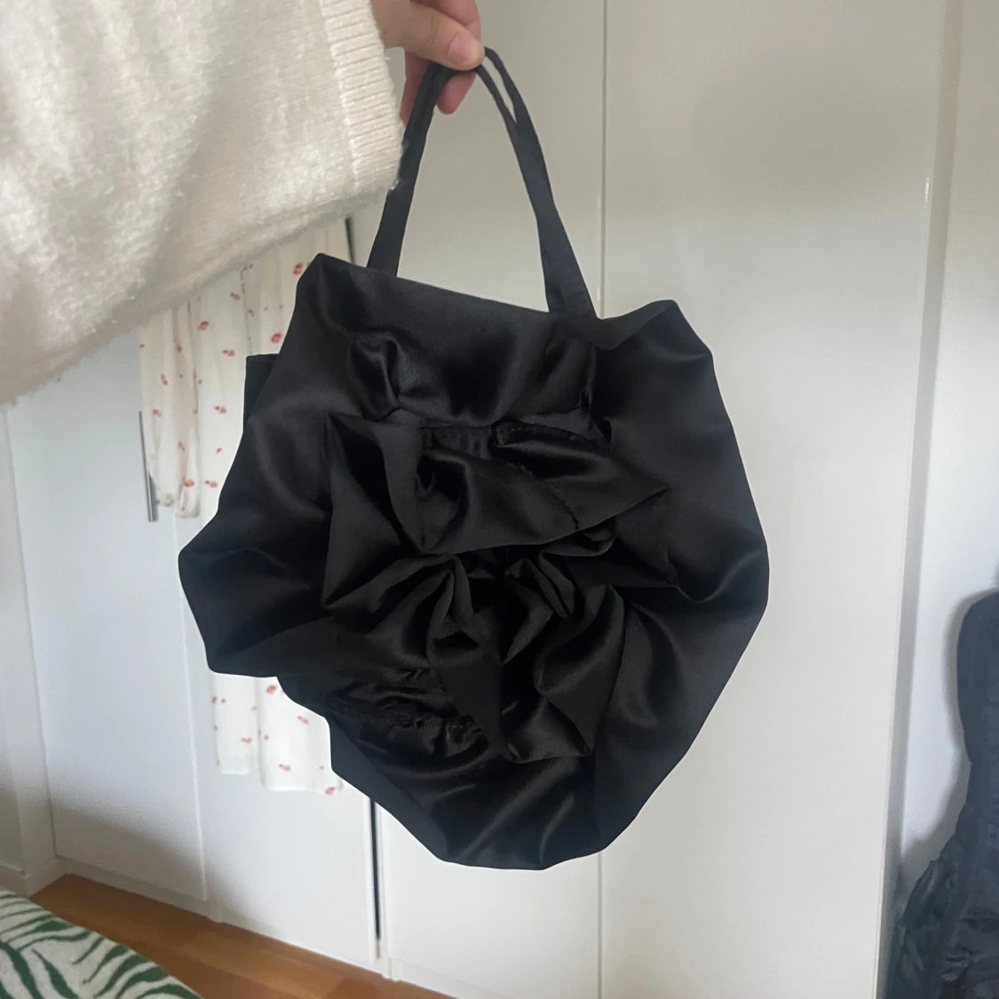 Svart Blom väska gina - 91