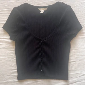 T-shirt  - Fin tröja tyvär kan jag inte ha den längre men sitter jätte bra på