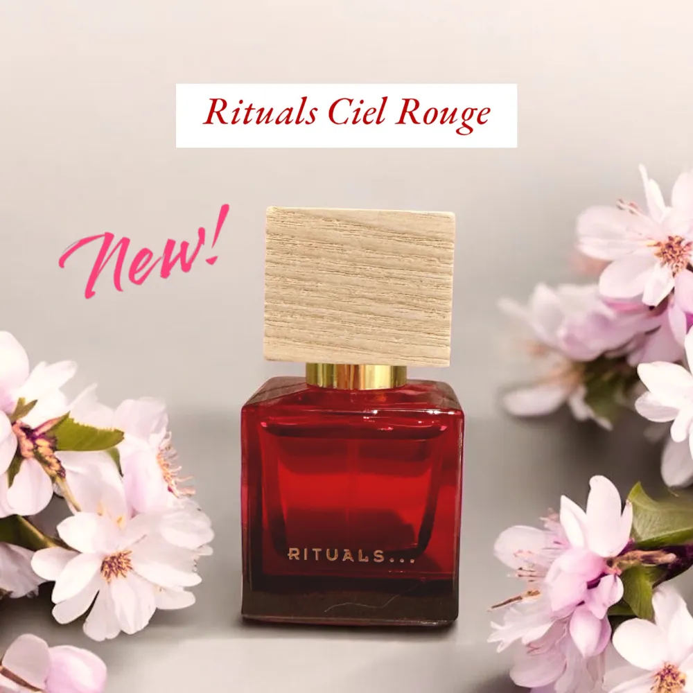 Ny och oanvänd parfym från rituals. 15ml Ciel rouge, ny doft för hösten 2024 från rituals. Slutsåld online, väldigt populär doft. Se sista bilden för beskrivning av doften 🌸. Parfym.