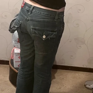 True religion jeans - Jättefina trueys, säljs pga gillar ej hur de sitter. De är storlek w32 men passar w29
