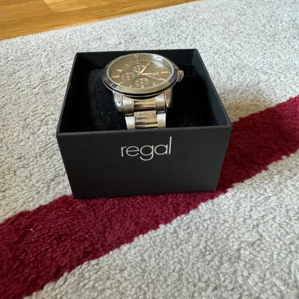 Brand new Regal watch for men never worn before thats why im selling it. 40 mm.. Accessoarer.