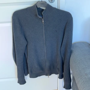 Ralph Lauren cardigan - Fet ralph lauren cardigan i storlek S. Utmärkt skick och inga skavanker.