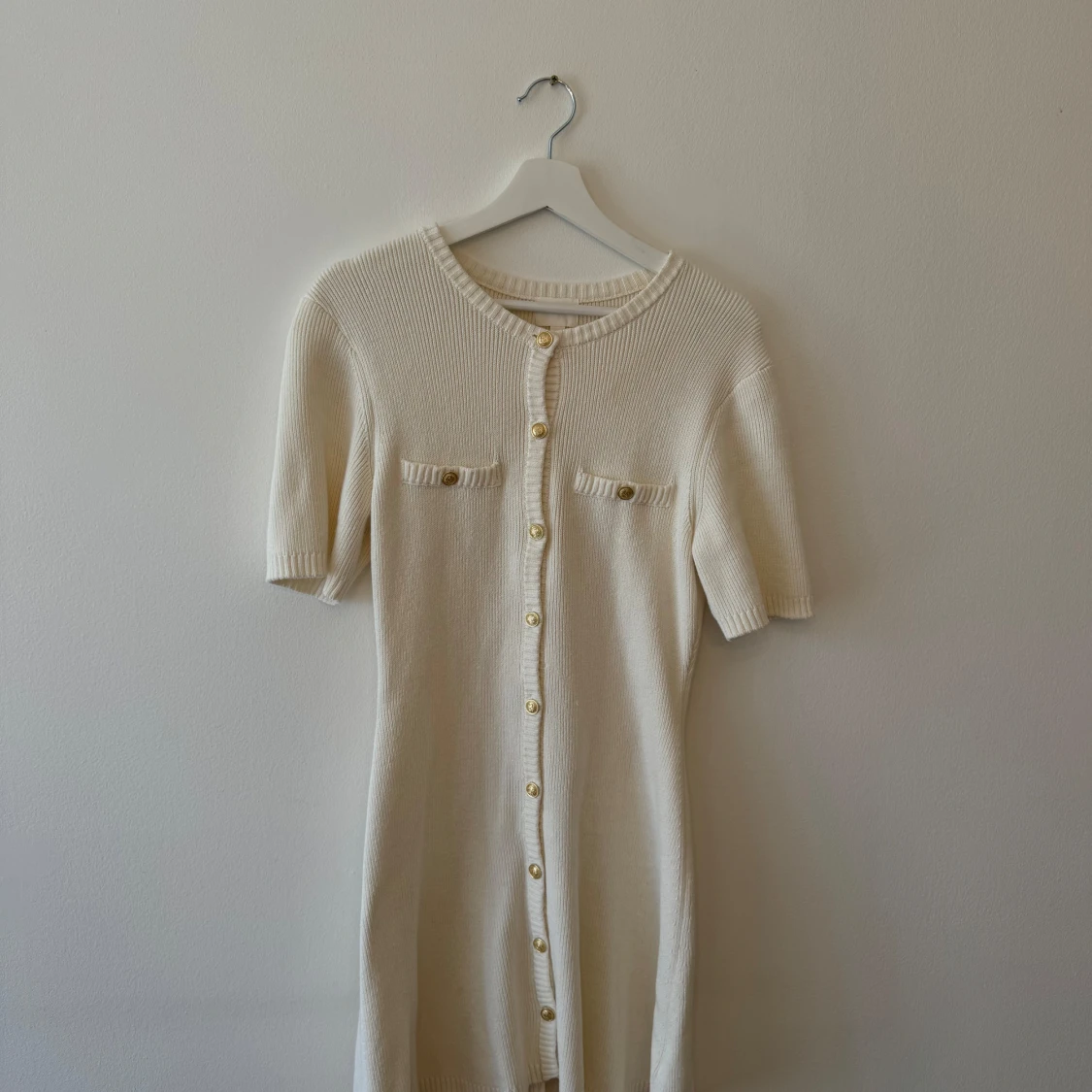 Vit stickad klänning från H&M