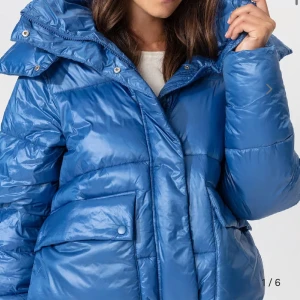 SÖKER! - Söker denna jacka i svart helst från indiska helst i storlek S! 