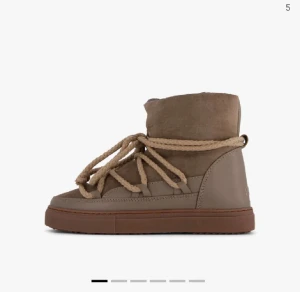 Inukki skor - Bytar mot nån annan färg i samma storlek!🧸🫰🏼🤎🤍