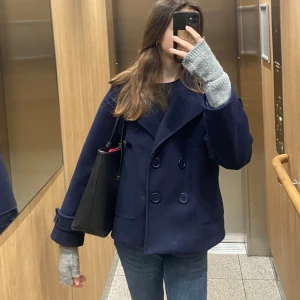 Design by Si kappa - Superfin kappa som köptes förra hösten säljer den pga att den tyvärr inte kommer till användning💗