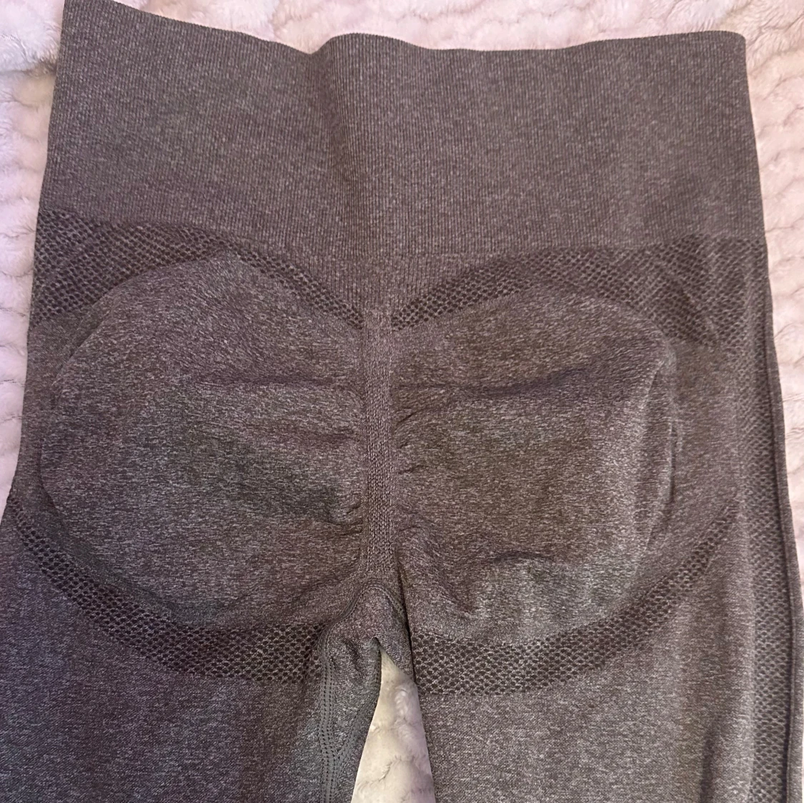 Grå leggings i syntetmaterial - 90