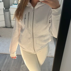 Sail racing zip hoodie vit - Liten svag smink fläck på sidan annars helt ny skick 
