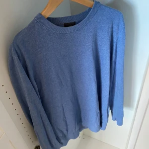 Tröja  - Snygg och skön tröja från hm  8/10 skick knappt använd  Pris kan diskuteras 😊
