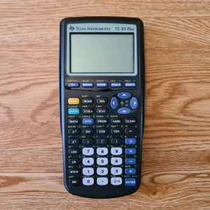 TI 83 Plus miniräknare - Texas Instruments 83 Plus grafräknare. Kommer med alla tillbehör.