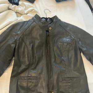 Äkta läder jacka - Aldrig använd