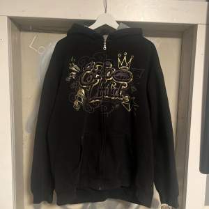 Tvär fet Ecko Untld zip hoodie! Storlek XL men den passade mig som vanligtvis har L/M väldigt snyggt oversized