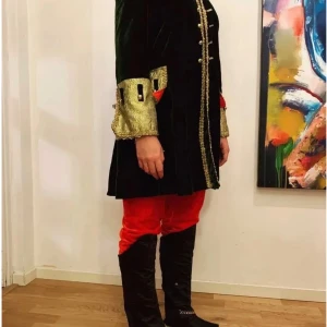 Halloween dräkt  - Super fin qualite mer detaljer  Jack Sparrow eller Kung väljer du själv 