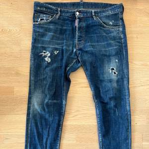 Äkta Dsquared2 jeans, använda, lite slutningar men inget som syns  