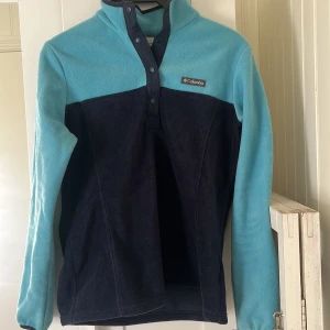 Fleecetröja - Jättegoda fleecetröja med knappstängning