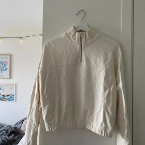 Tröja  - Tröja med dragkedja 