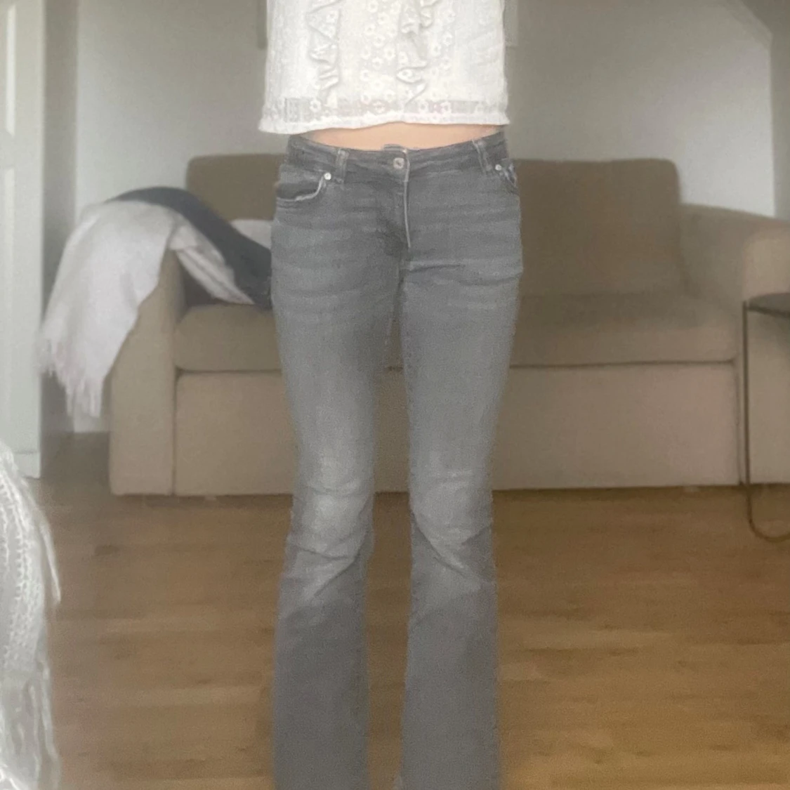 Grå bootcut jeans - 92