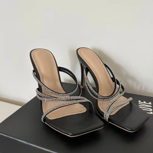 Glitter klackar - Använda 1 gång storlek 36, bekväma att gå i 