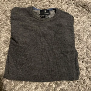 Hansen&Jacob (Merinoull) - Säljer denna tröja i merinoull från Hansen&Jacob. Skick 8/10. Nypris:2199:- Mitt Pris: 599 