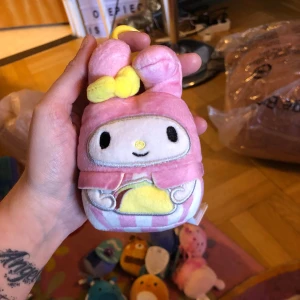 Squishmallows hello kitty clip - Usa import  Nyskick 