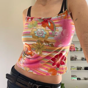 Superfin 2000s topp - Somrig 2000s topp🌺