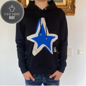Hugo boss hoodie - Tja, säljer denna galet feta boss hoodie i storlek L. Skick 10/10! Hör av dig vid frågor eller funderingar! 