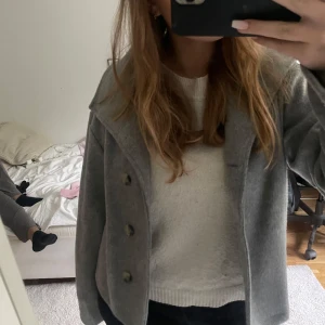 Kappa - Helt ny utan prislapp, aldrig använt därför jag säljer den. Ifrån Kappahl, storlek 170 men passar mig som har xs-s, skulle säga den är som är s💕