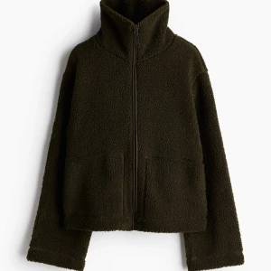 Jacka i pile  - Jacka från hm. Aldrig använd. Storlek L men sitter mer som en M. Lappen är kvar☺️