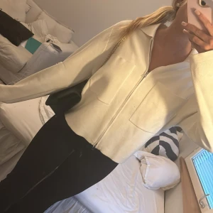Åhlens cardigan/jacka  - Jätte fint skick använd några gånger 