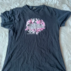 Snygg T-shirt  - Snygg tröja i stl M men sitter som S