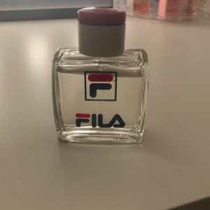 Fila parfym - Säljer dennna jätte bra fila parfymen!😍💕 Den är jätte bra säljer den för att jag har för många parfymer!☺️ Originalpris 249kr Säljer för 59 