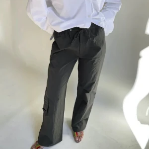 Djerf Avenue   - Jättefina Sporty Pants Green - XS från Djerf Avenue,  oanvända utan lapp Ordinarie pris: 1499kr Kan gå ner i pris