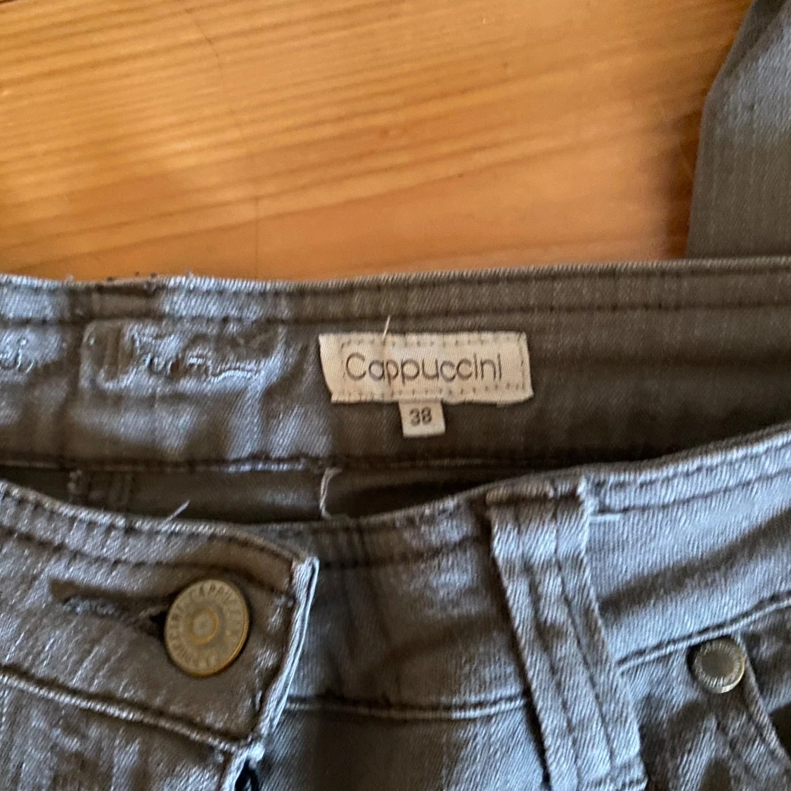 Jättefina bruna jeans. - 91