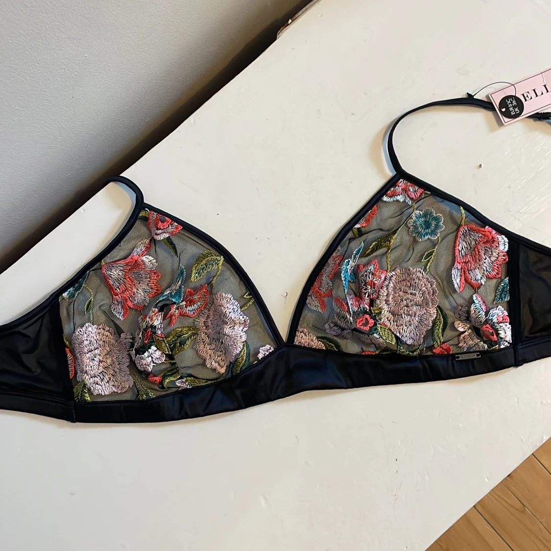 Nya toppar från Lindex  - 90