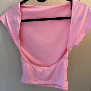 Rosa tröja - Öppen i ryggen super fin