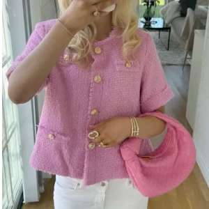 Söt rosa väska💘🩷🌟👩🏼‍❤️‍💋‍👩🏼 - Jätte söt rosa väska, knappt använd!! 