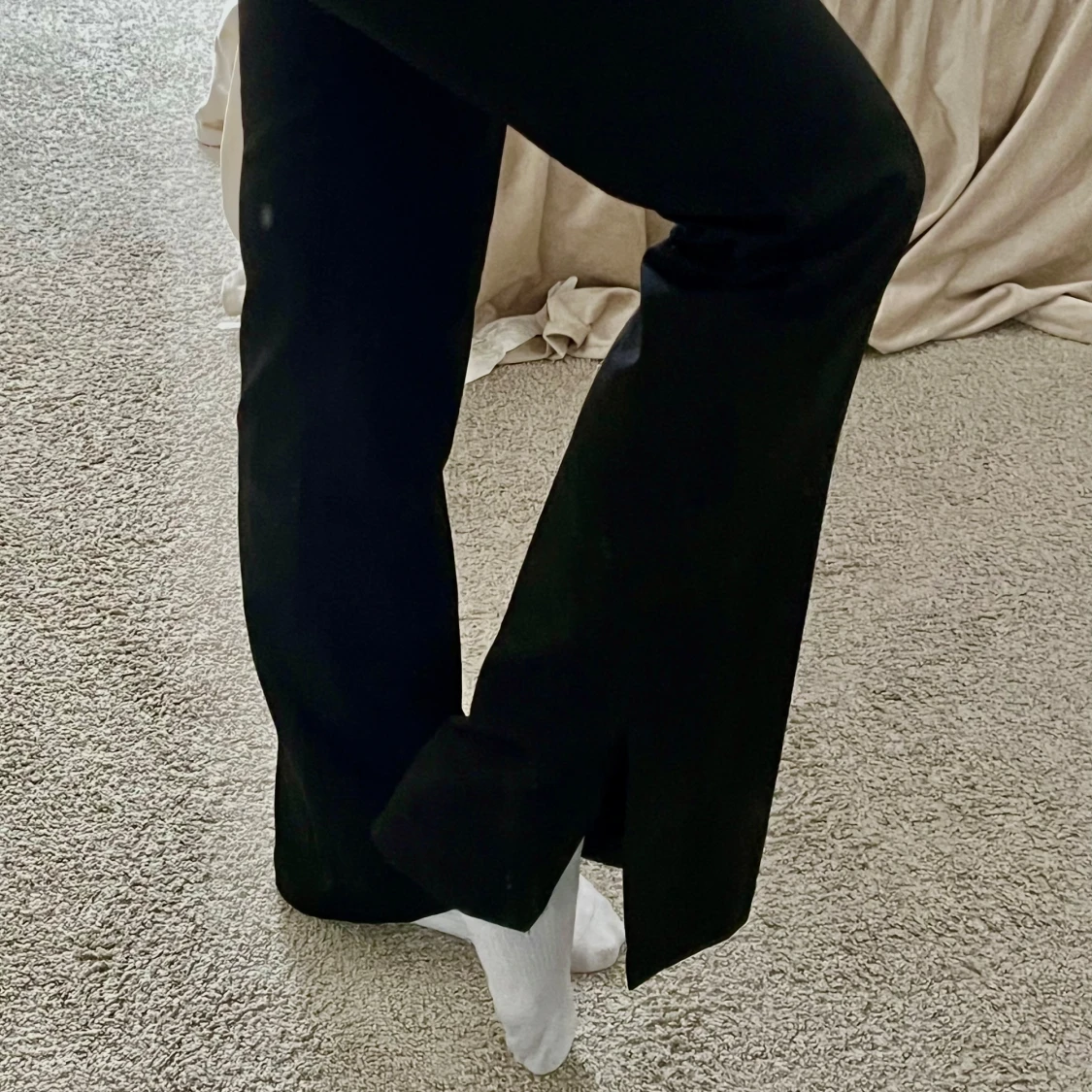 Svarta bootcut kostymbyxor från Bikbok  - 90