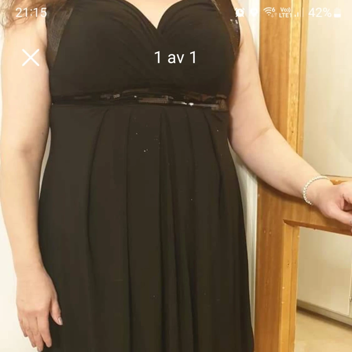 Svart klänning med v-ringning
