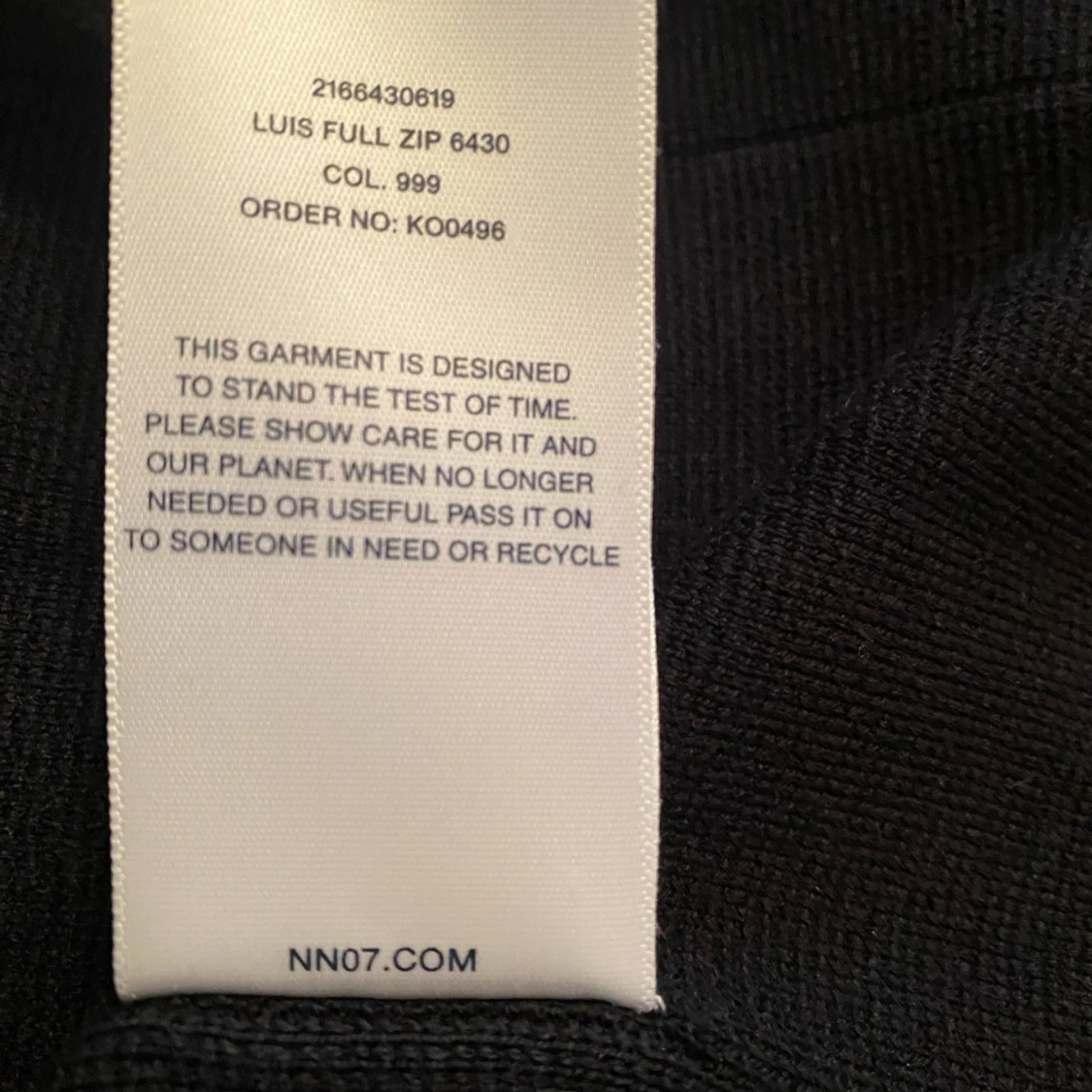 Helt ny* Svart fullzip från NN07 - 3
